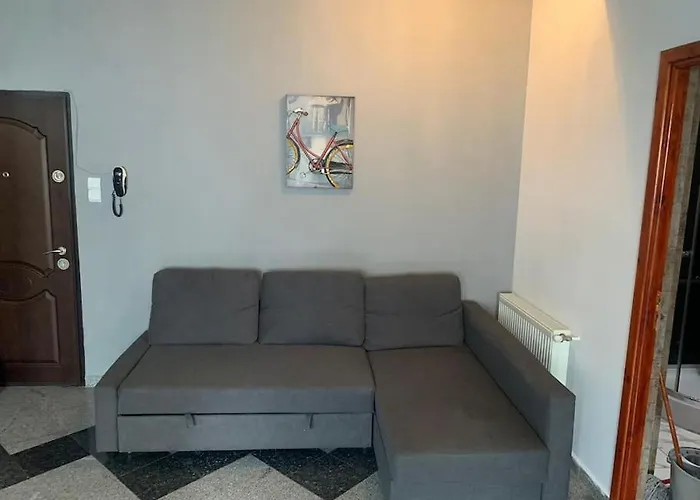 1 Bdrm In Center *