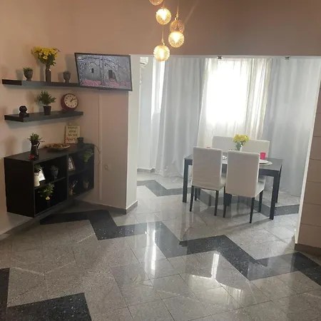 1 Bdrm In Center Apartmán