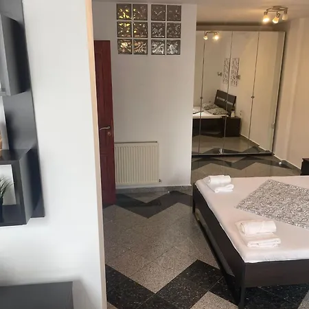 1 Bdrm In Center * Bukarest