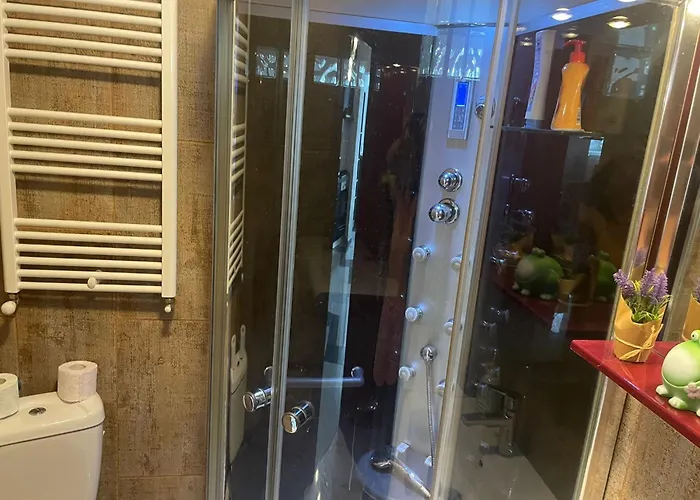 1 Bdrm In Center Apartament