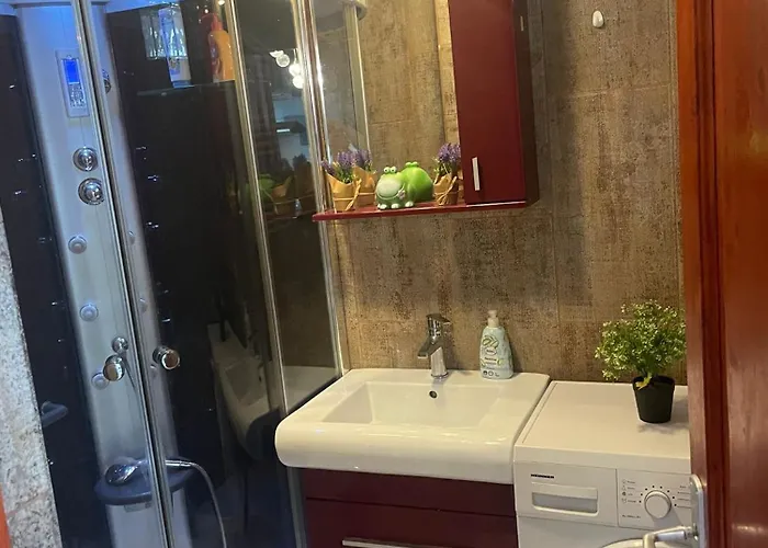 1 Bdrm In Center * Bukarest