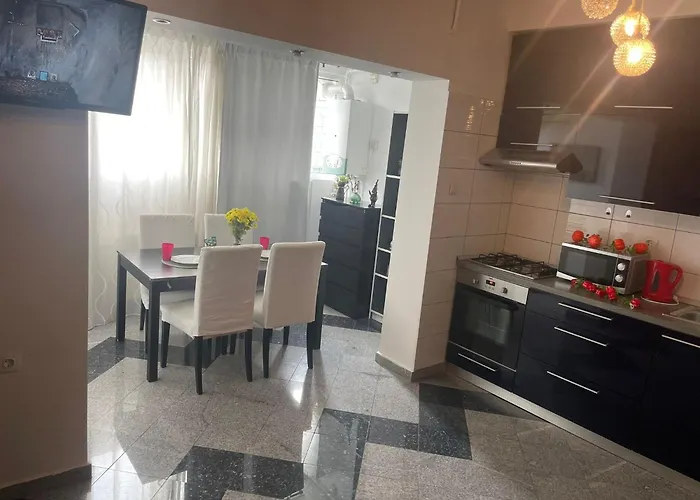 Apartment 1 Bdrm In Center *