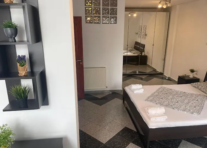 1 Bdrm In Center * Bukarest
